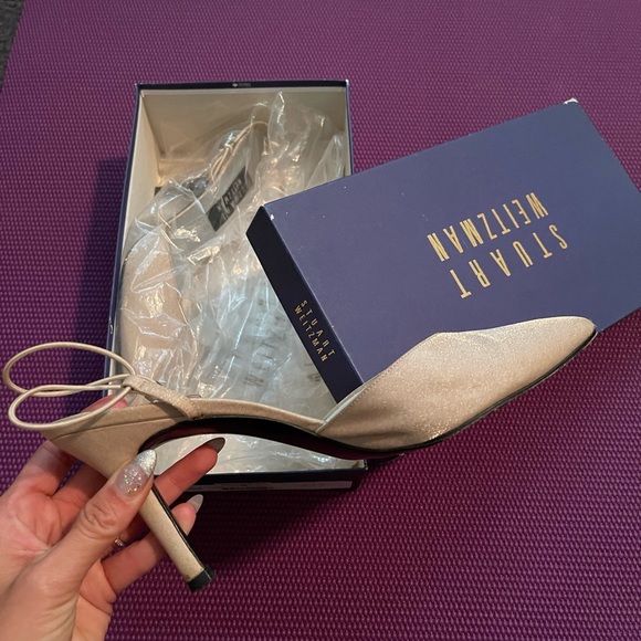 Stuart Weitzman’s slingback pumps in magic oyster sparkle lame ✨ - Picture 2 of 10